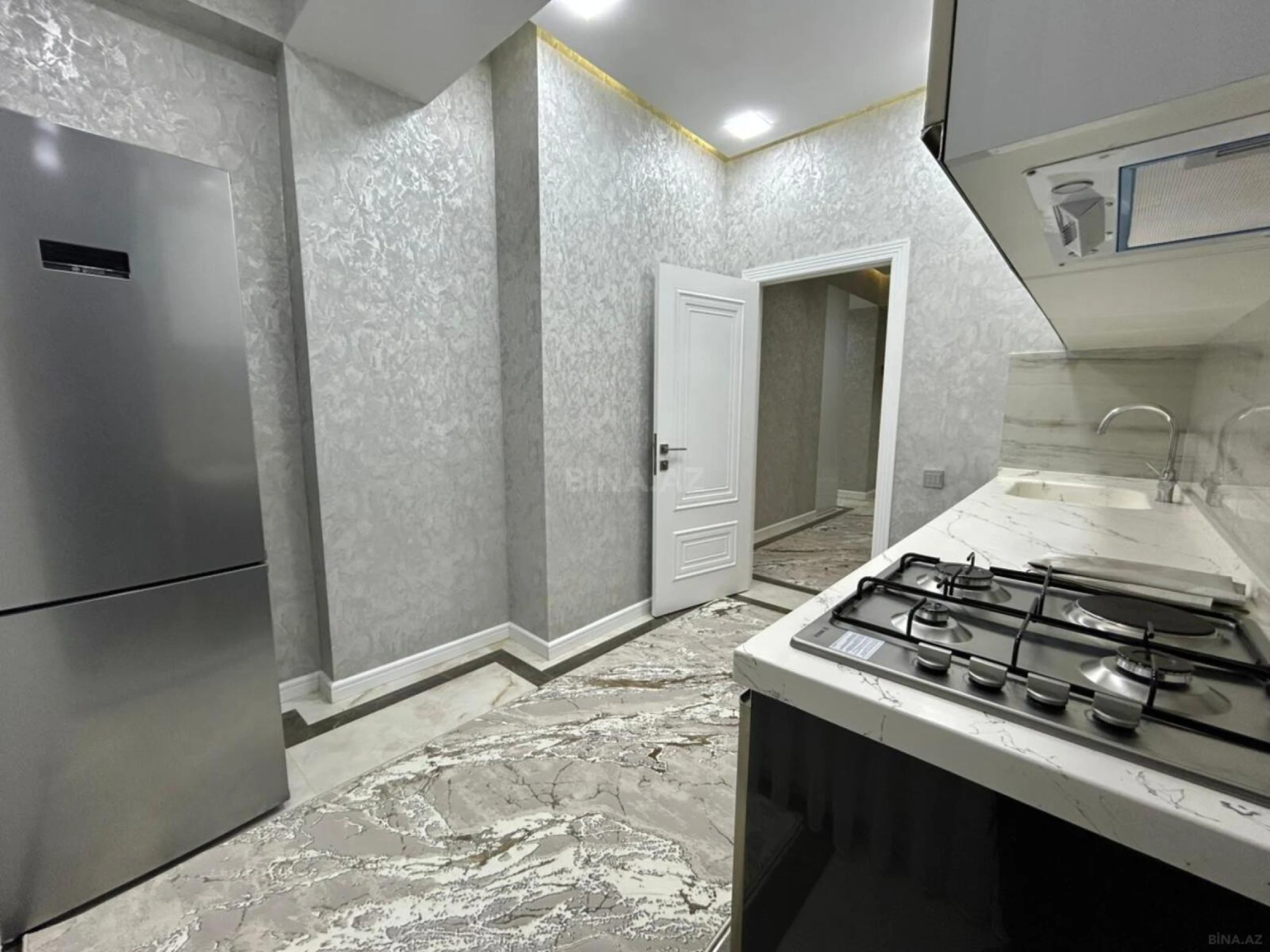 Kirayə verilir 2 otaqlı mənzil 75 m²