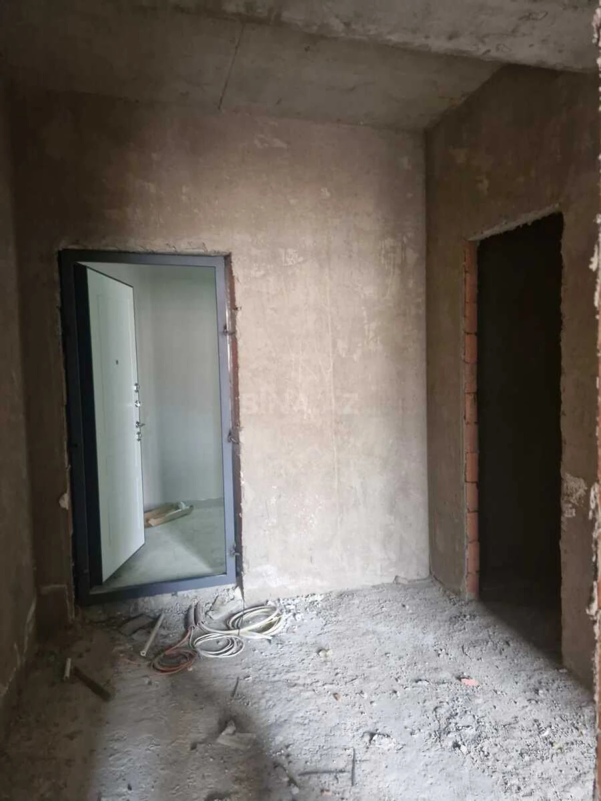 Satılır 2 otaqlı mənzil 110 m²
