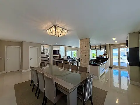 Kirayə verilir 5 otaqlı həyət evi 260 m²