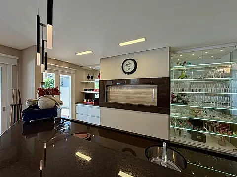 Kirayə verilir 5 otaqlı həyət evi 260 m²