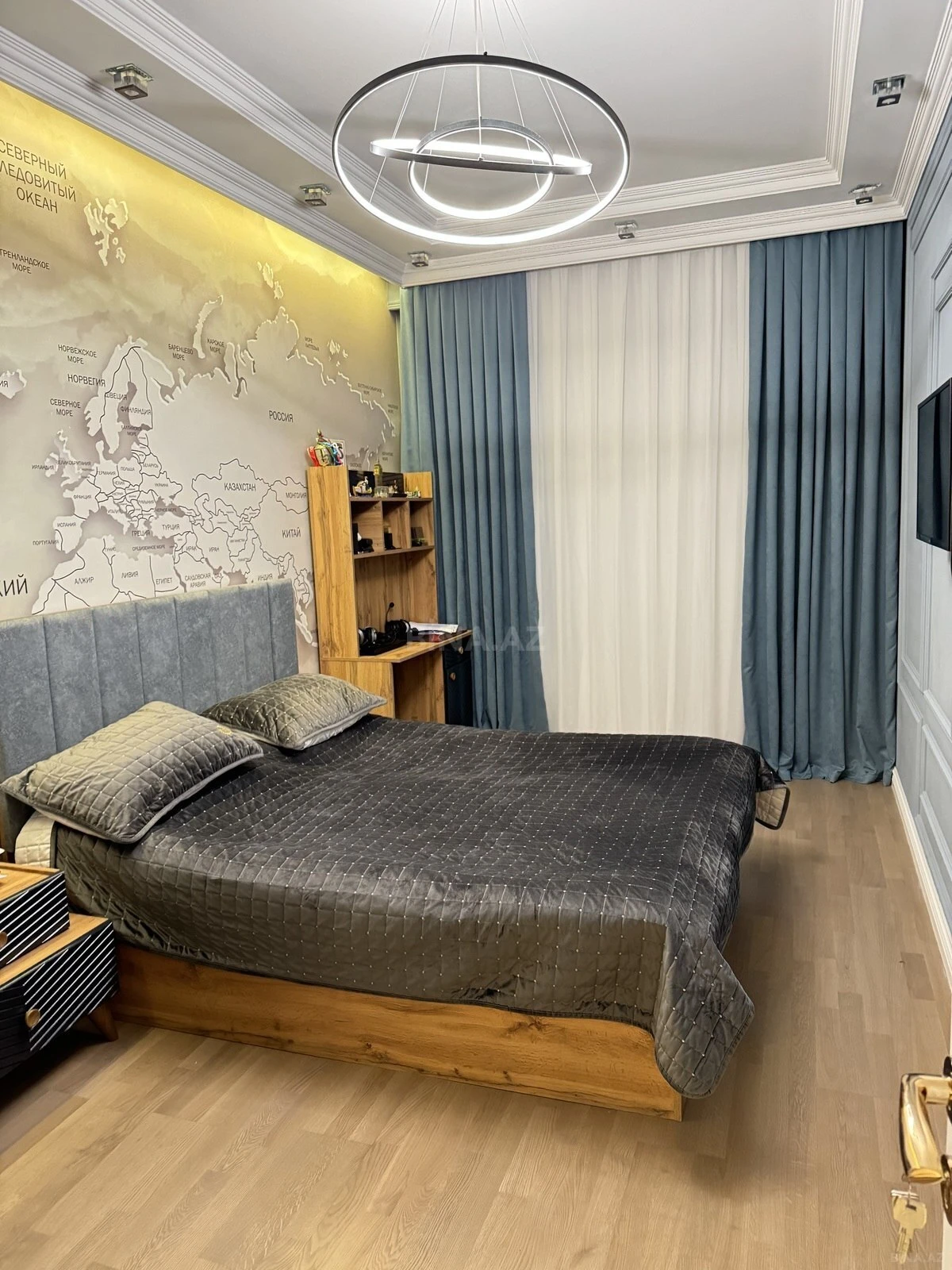 Satılır 3 otaqlı mənzil 181 m²