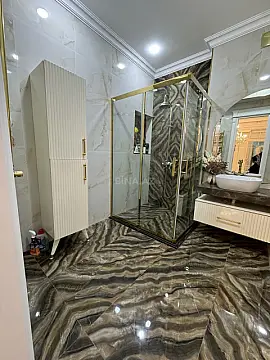 Satılır 3 otaqlı mənzil 181 m²