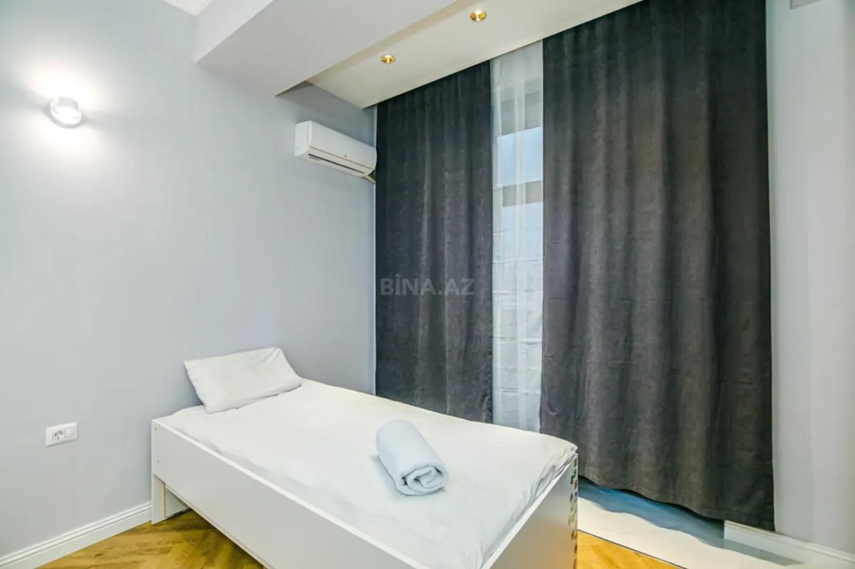 Kirayə verilir 3 otaqlı mənzil 140 m²