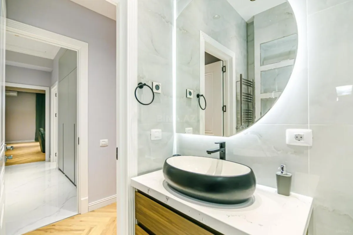 Kirayə verilir 3 otaqlı mənzil 140 m²