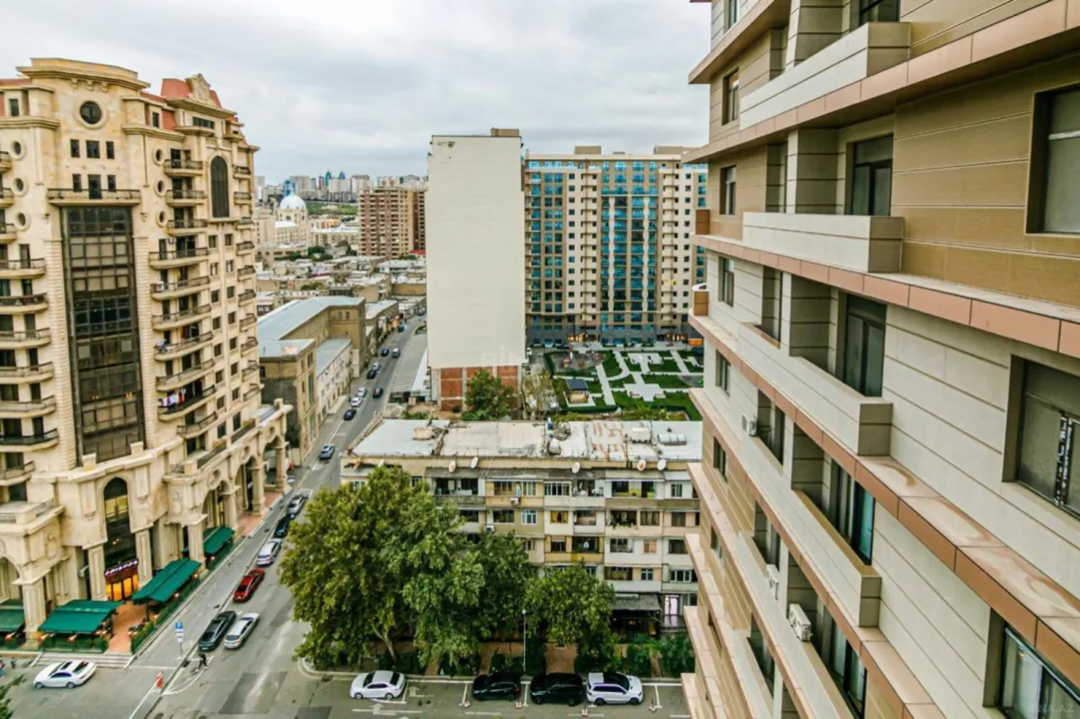 Kirayə verilir 3 otaqlı mənzil 140 m²