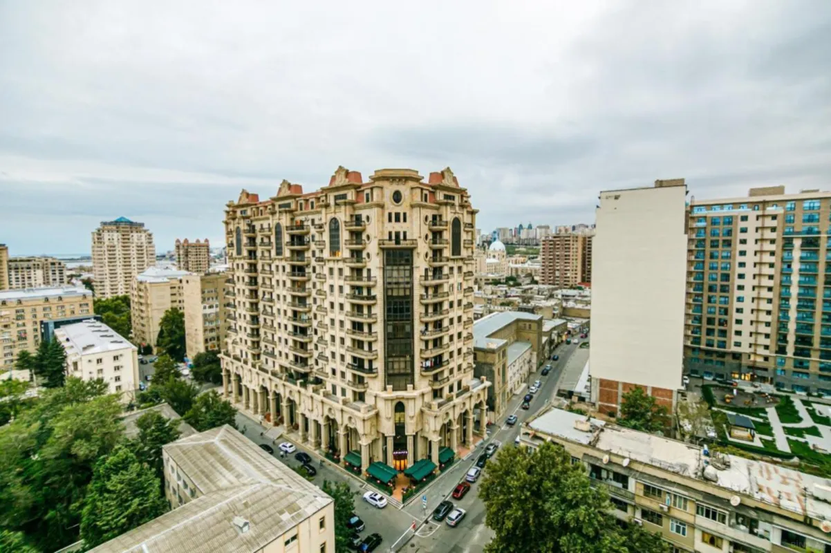 Kirayə verilir 3 otaqlı mənzil 140 m²