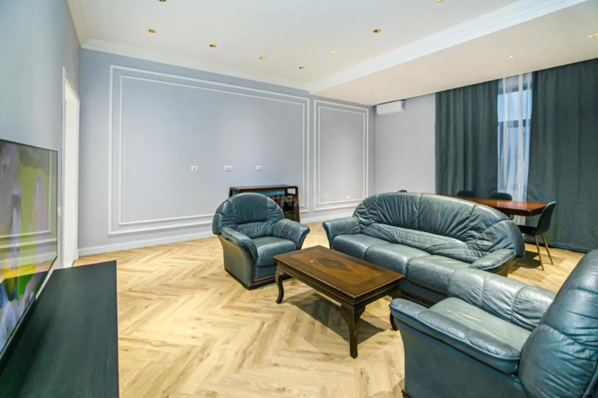 Kirayə verilir 3 otaqlı mənzil 140 m²