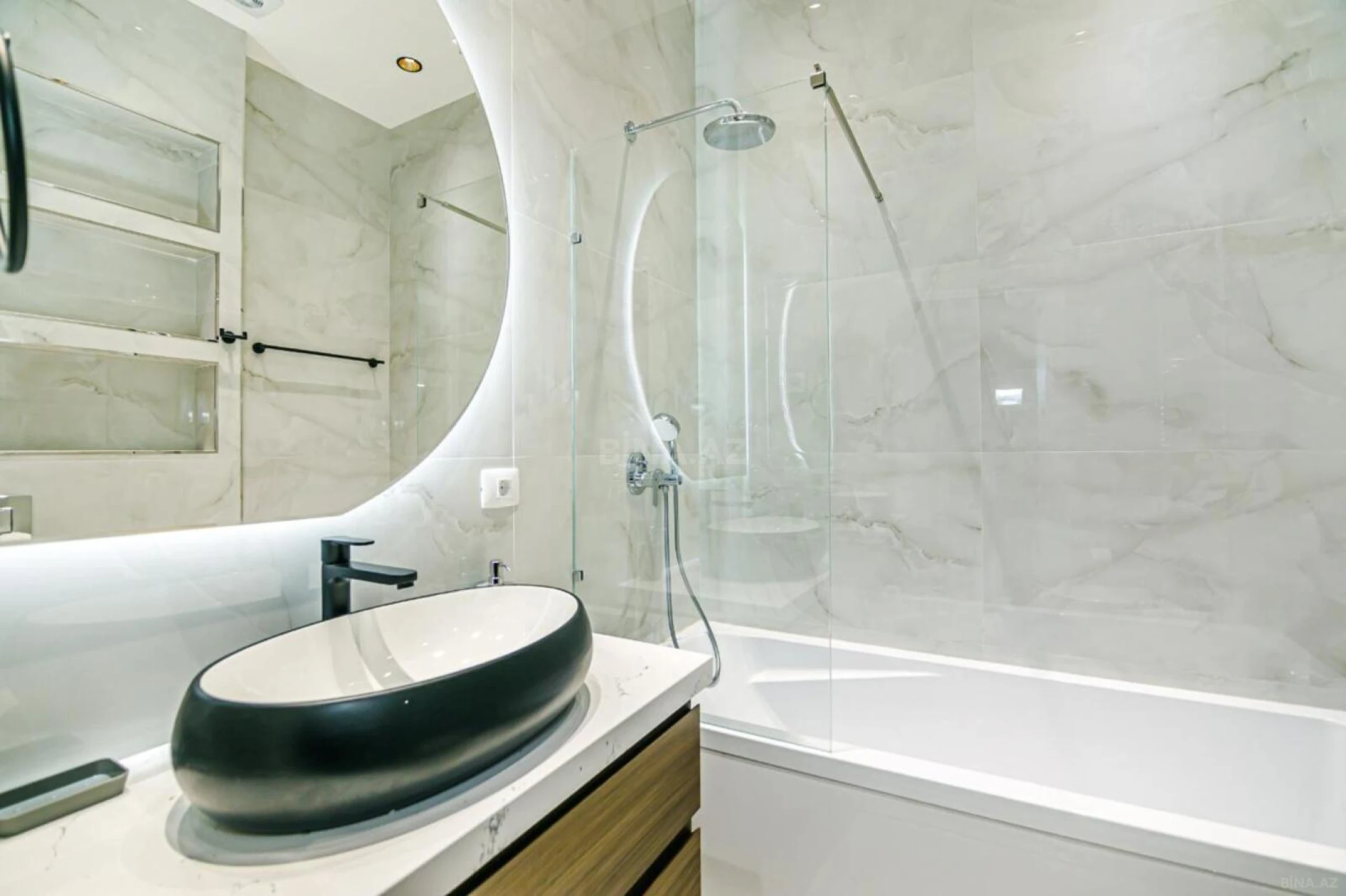 Kirayə verilir 3 otaqlı mənzil 140 m²