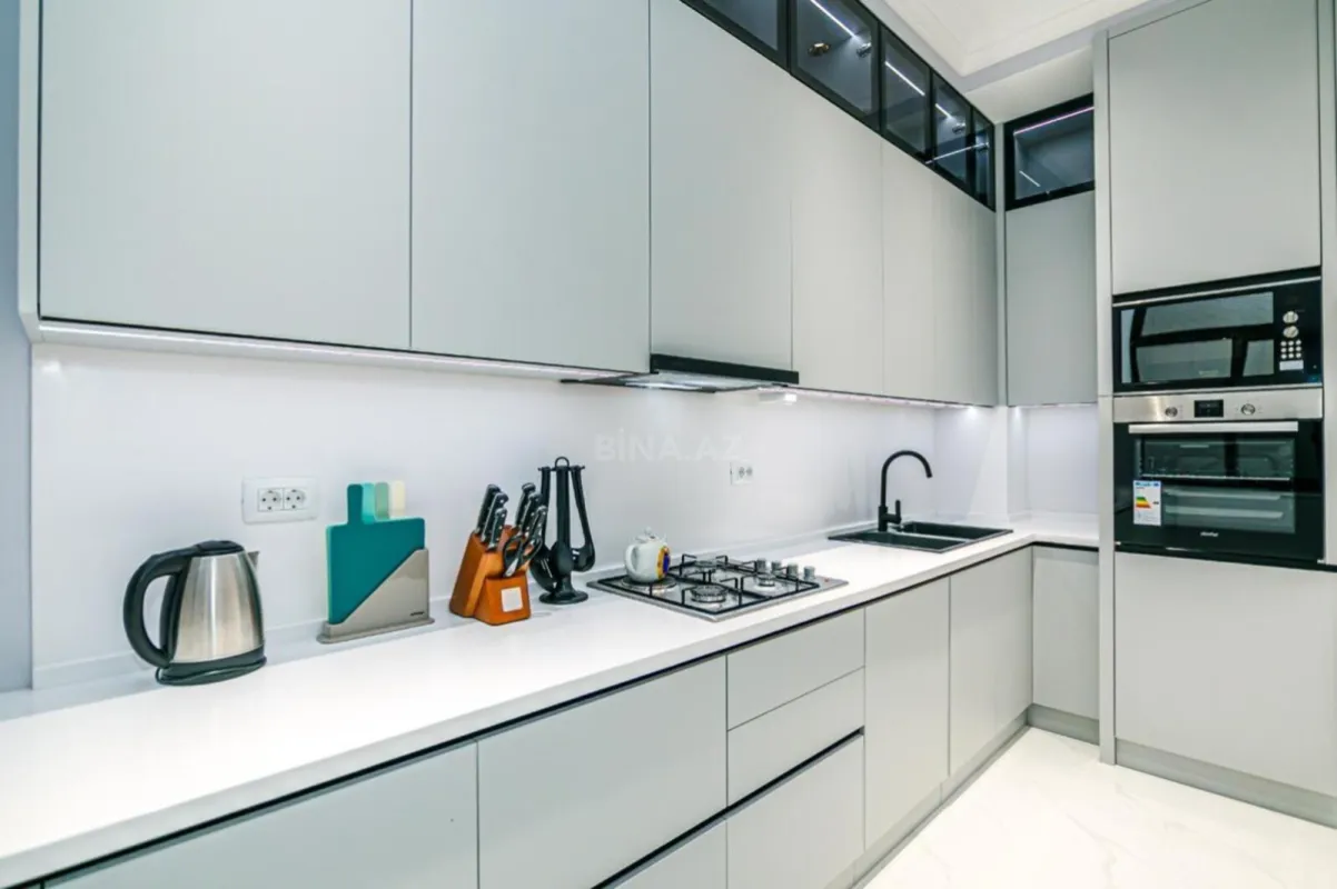 Kirayə verilir 3 otaqlı mənzil 140 m²