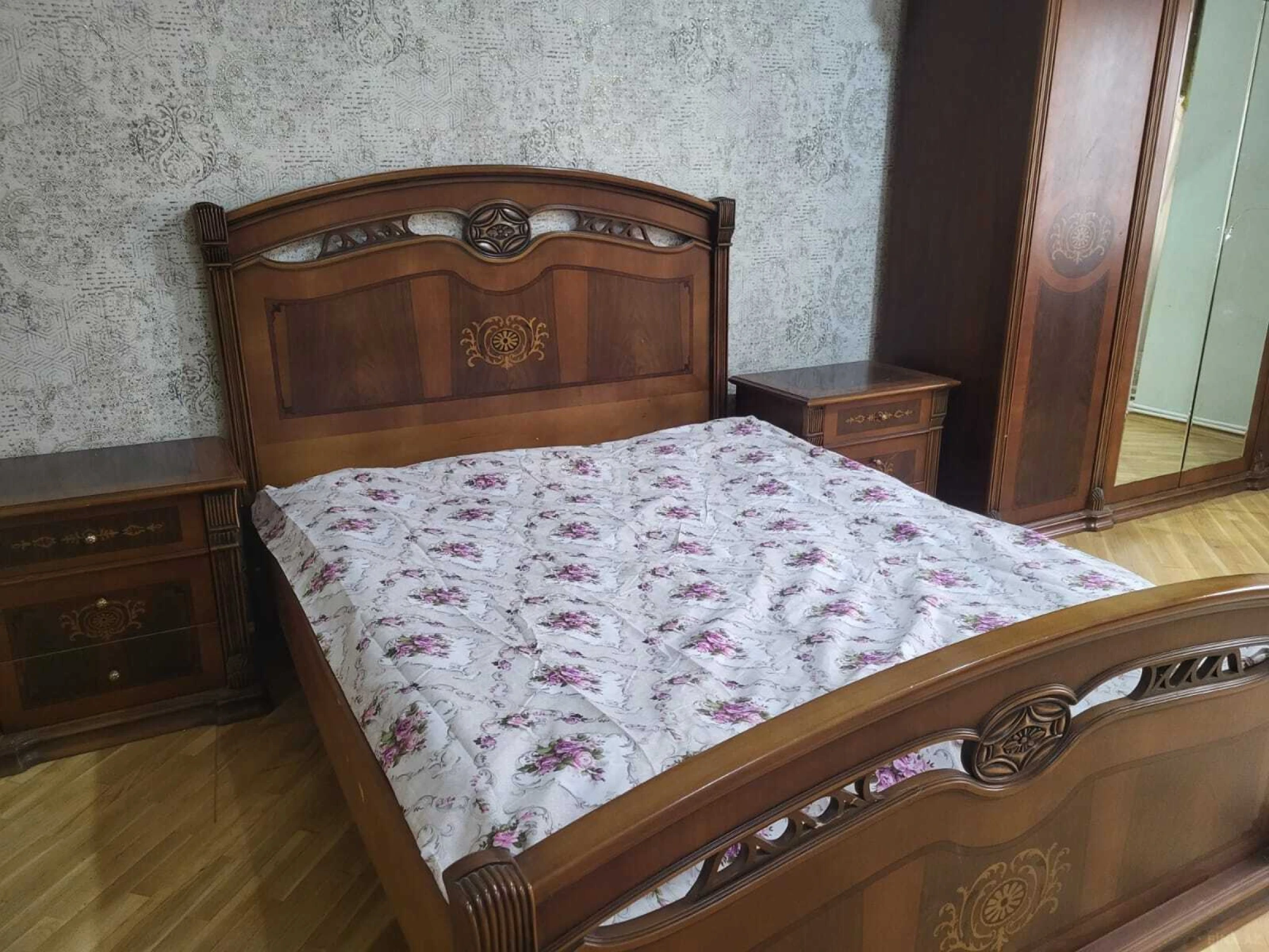 Satılır 4 otaqlı mənzil 190 m²