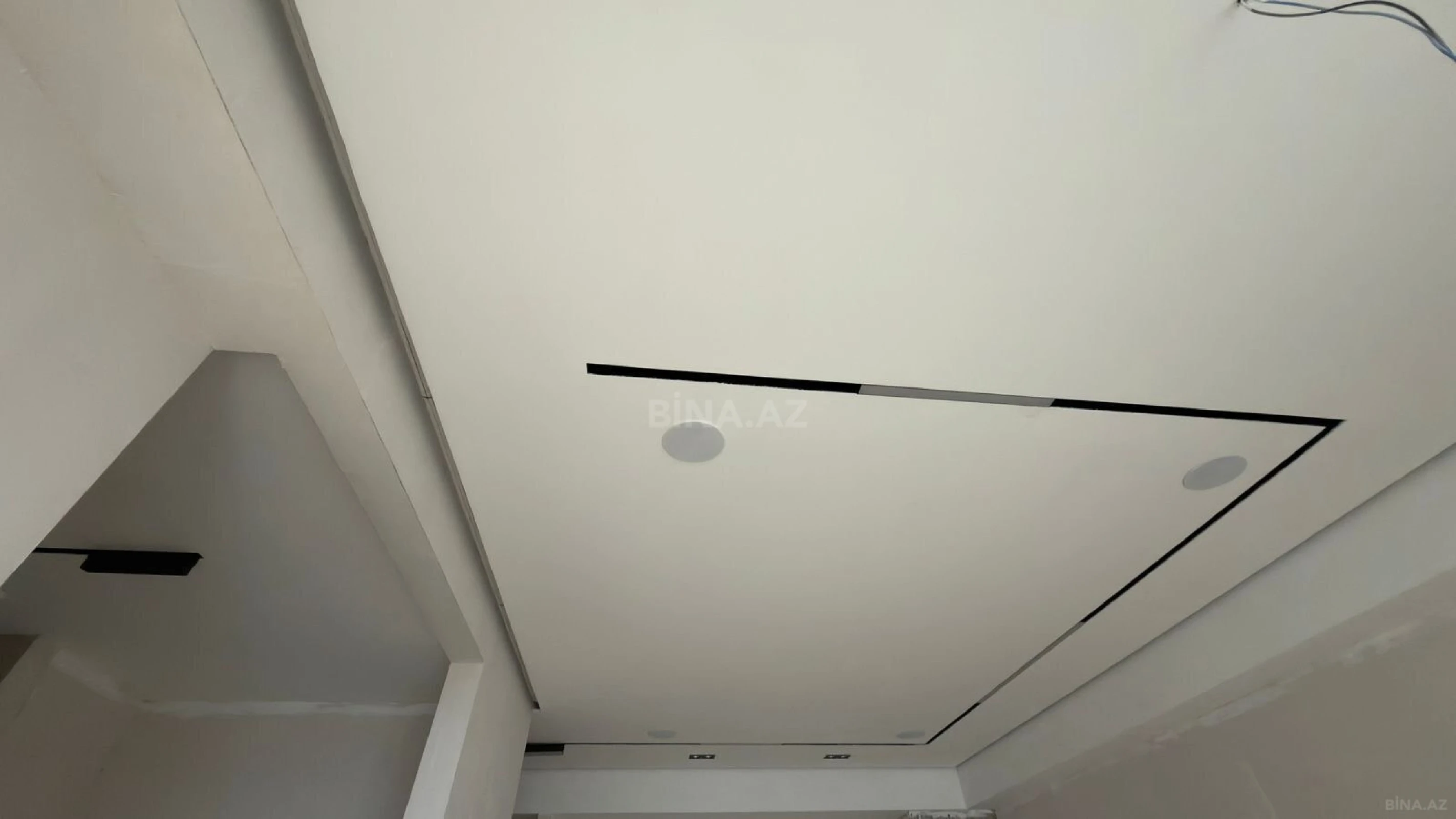 Satılır 2 otaqlı mənzil 60 m²