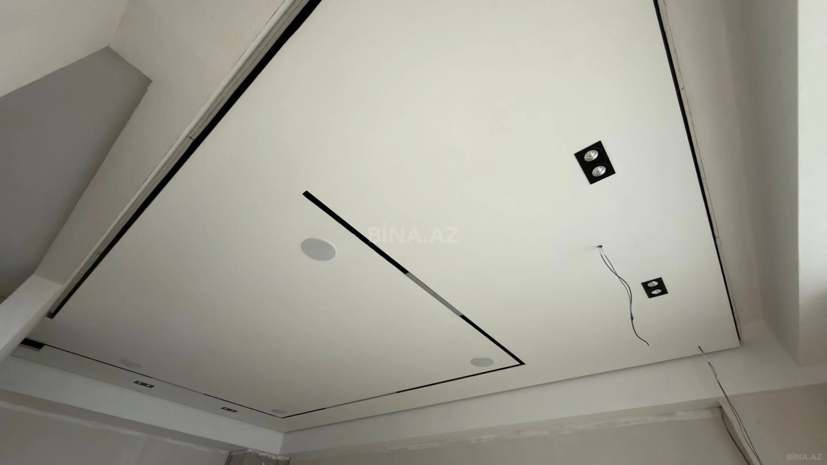 Satılır 2 otaqlı mənzil 60 m²