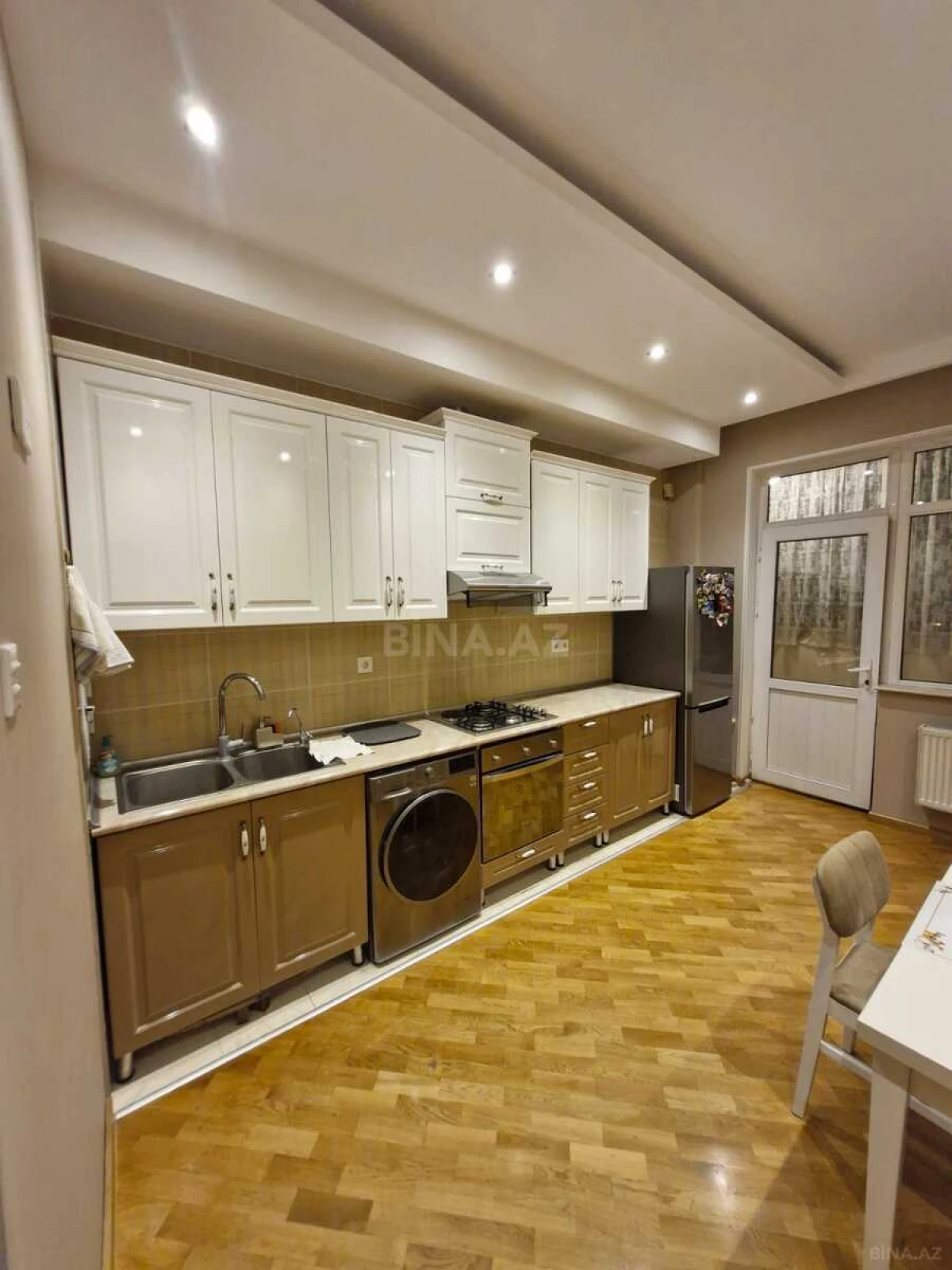 Satılır 2 otaqlı mənzil 74.2 m²