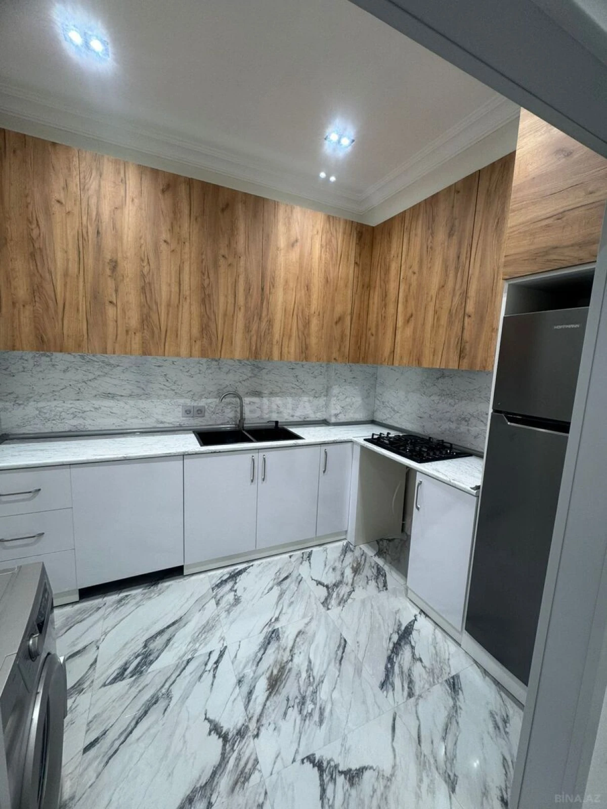 Satılır 2 otaqlı mənzil 67 m²
