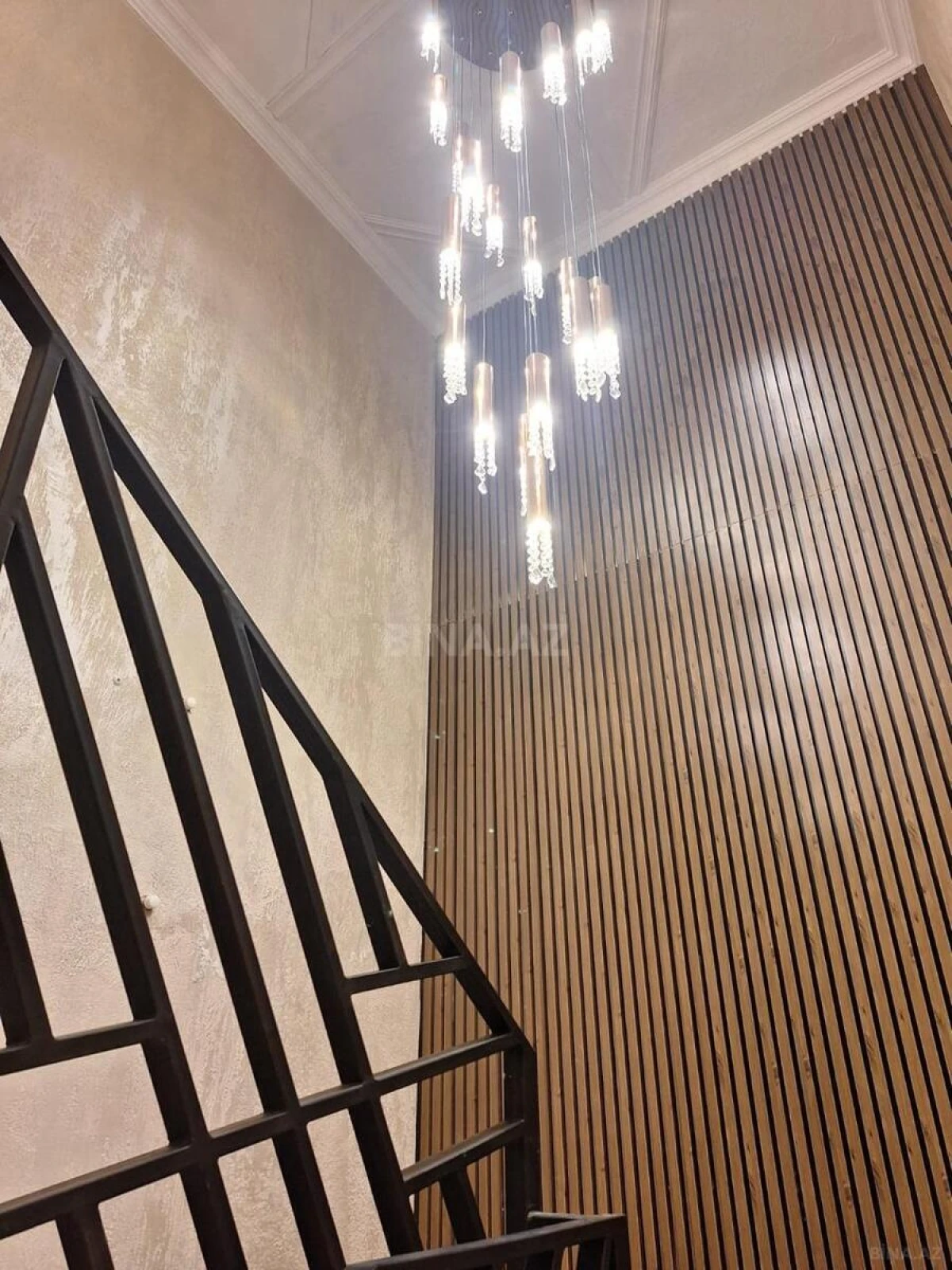 Satılır 6 otaqlı həyət evi 190 m²