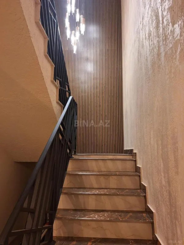 Satılır 6 otaqlı həyət evi 190 m²