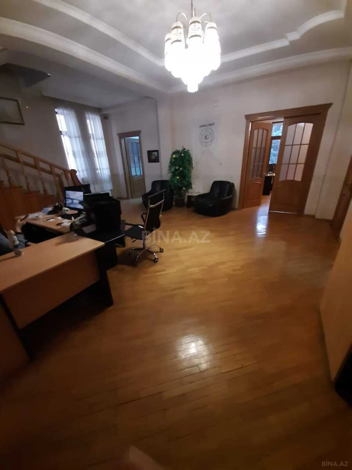 Satılır 8 otaqlı həyət evi 670 m²