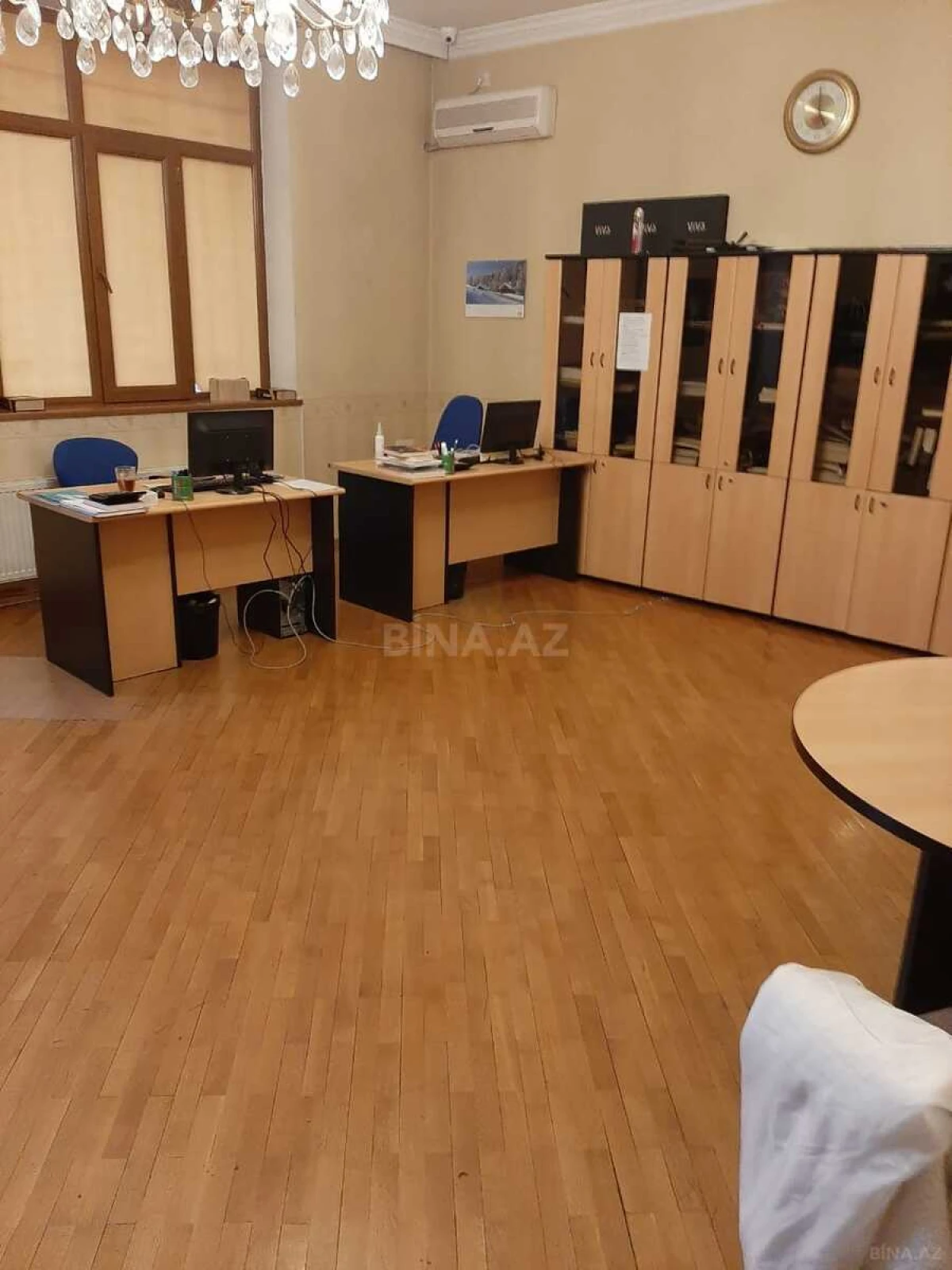 Satılır 8 otaqlı həyət evi 670 m²