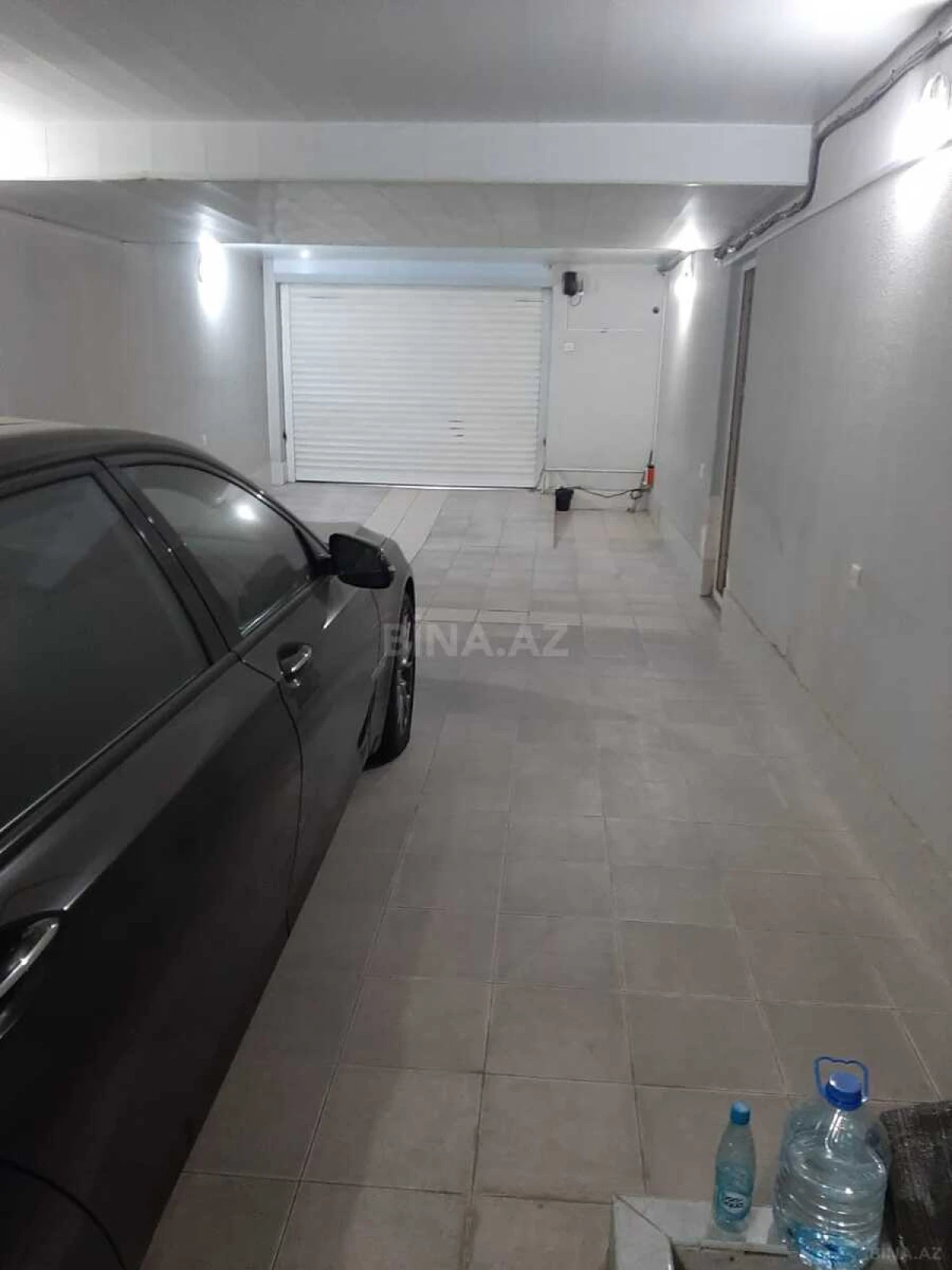 Satılır 8 otaqlı həyət evi 670 m²