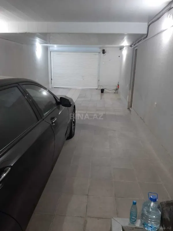 Satılır 8 otaqlı həyət evi 670 m²