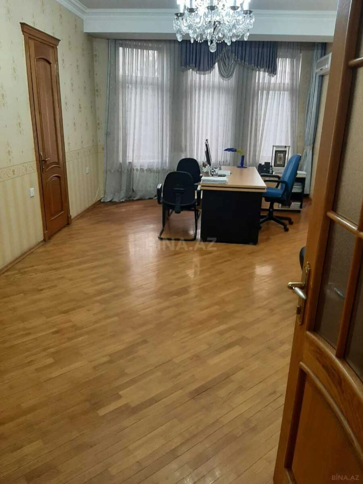 Satılır 8 otaqlı həyət evi 670 m²