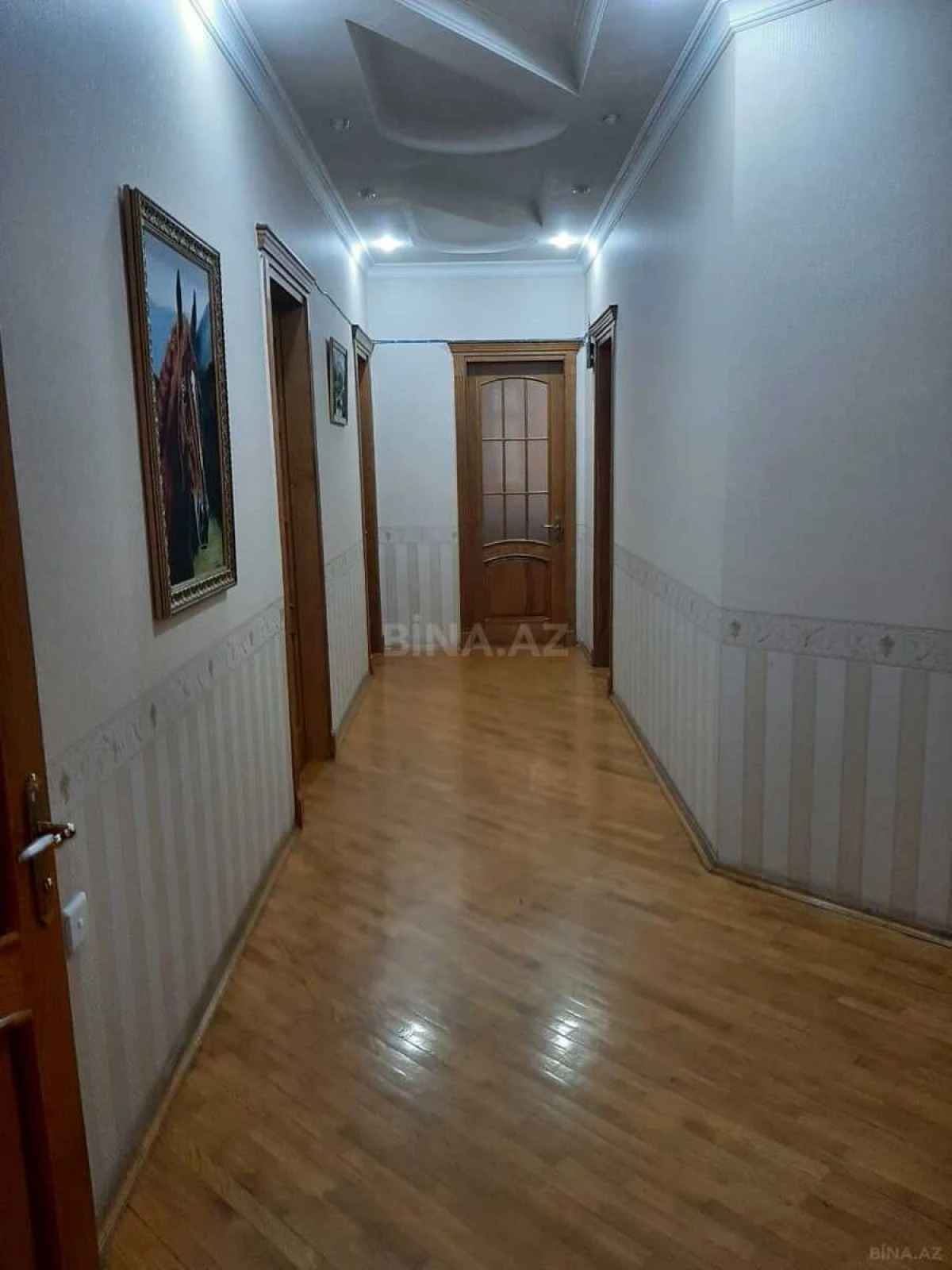 Satılır 8 otaqlı həyət evi 670 m²