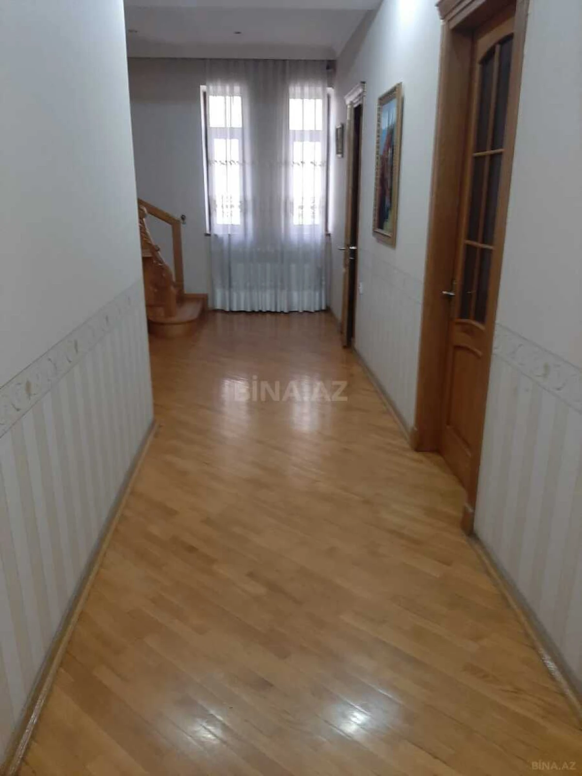 Satılır 8 otaqlı həyət evi 670 m²