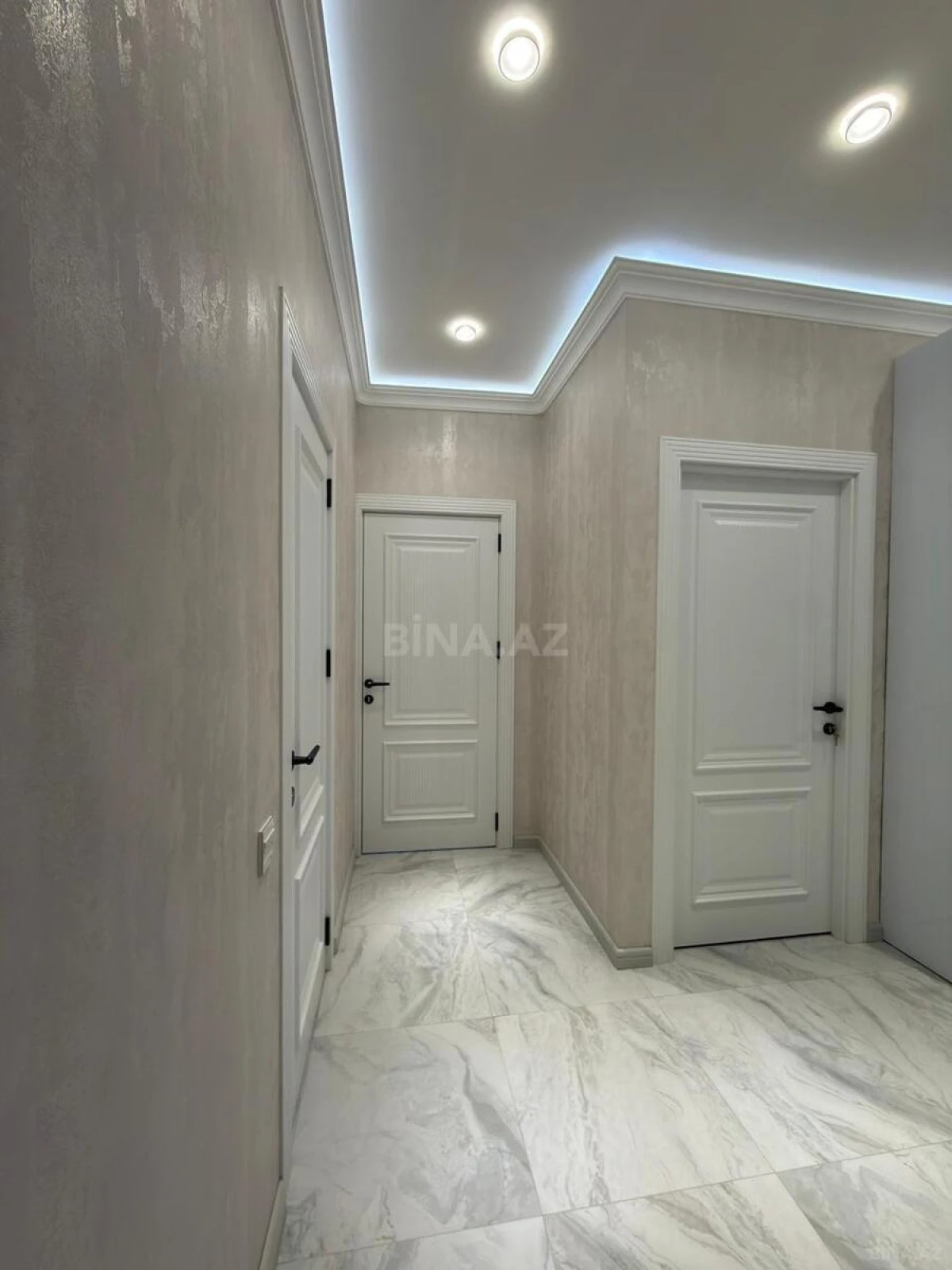 Satılır 3 otaqlı mənzil 95 m²