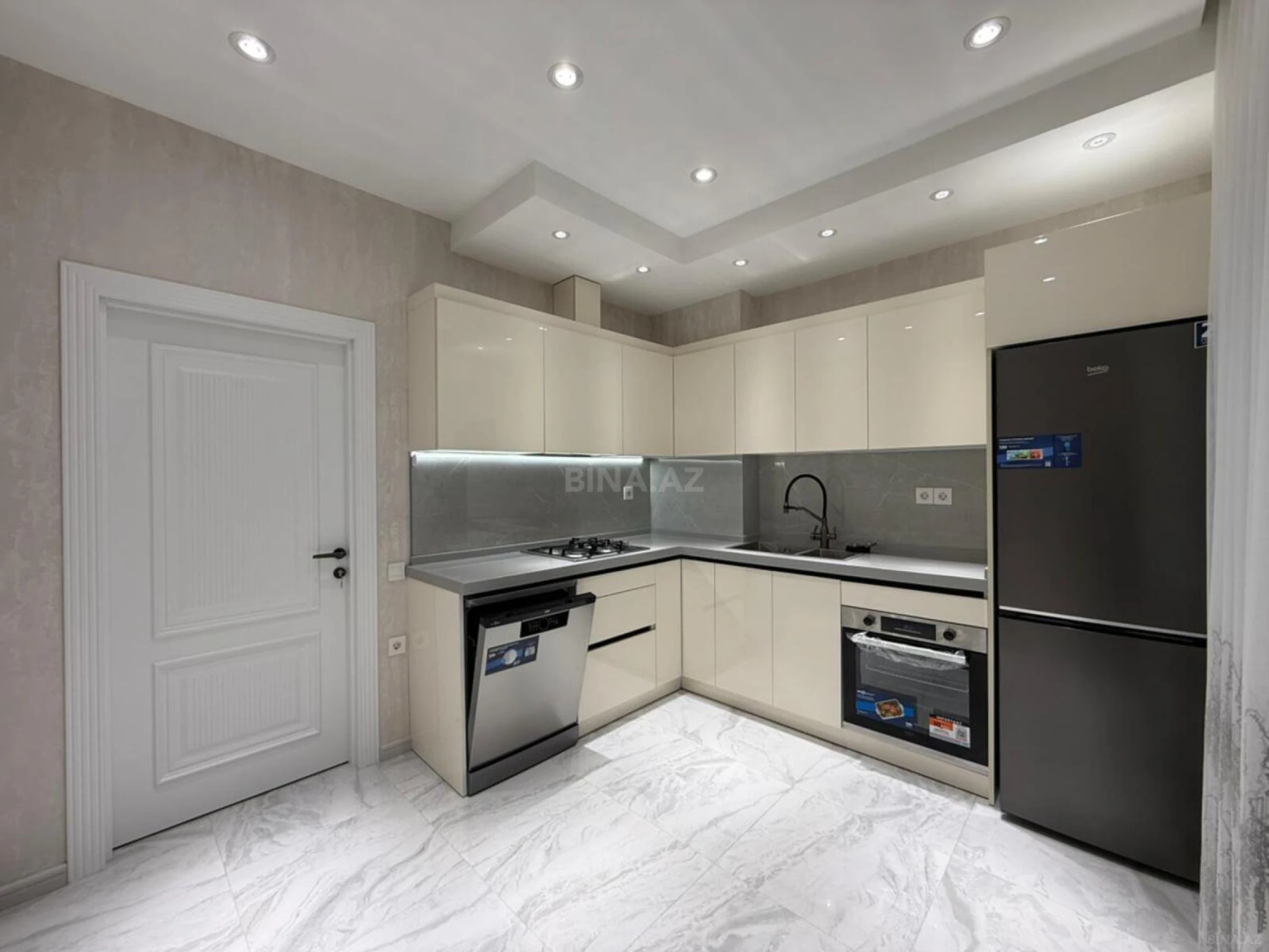 Satılır 3 otaqlı mənzil 95 m²