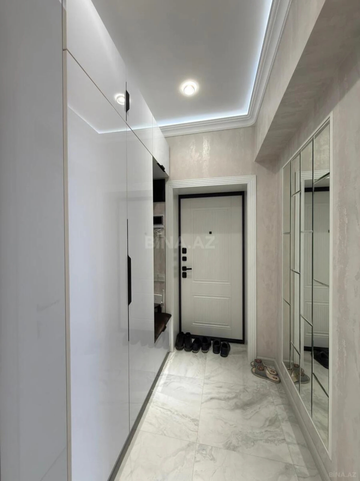 Satılır 3 otaqlı mənzil 95 m²