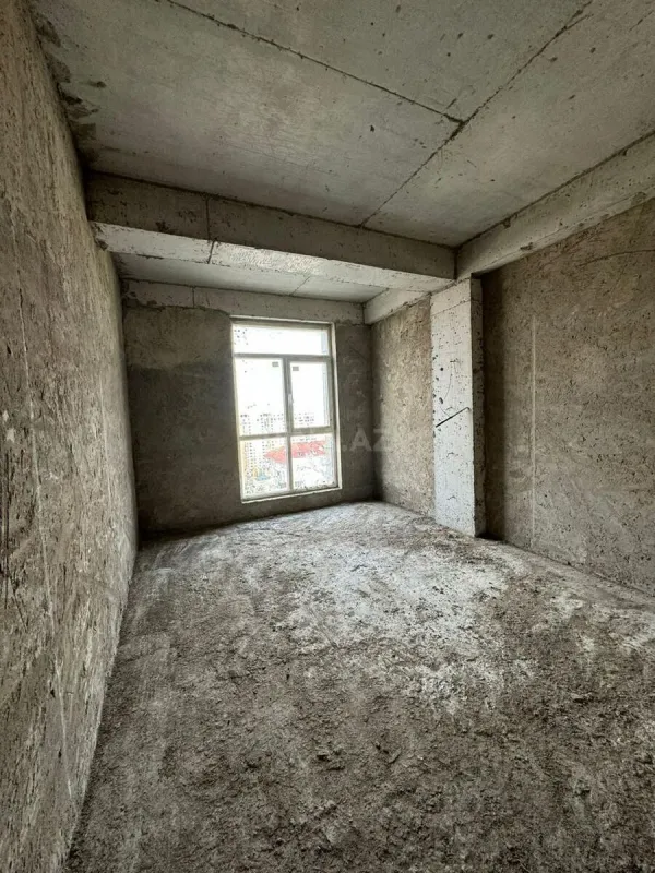 Satılır 2 otaqlı mənzil 87 m²