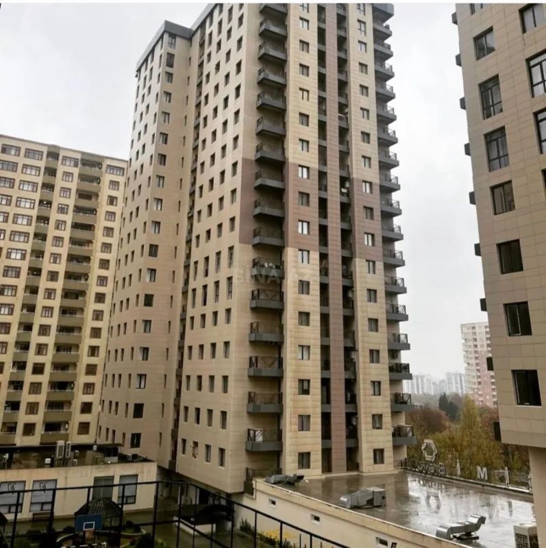 Satılır 2 otaqlı mənzil 87 m²