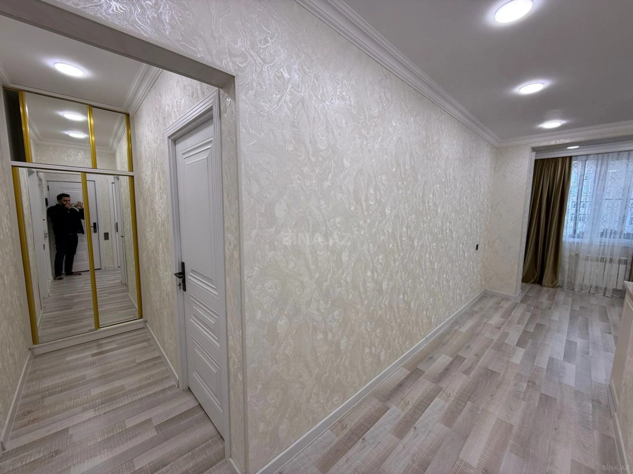 Satılır 2 otaqlı mənzil 60 m²