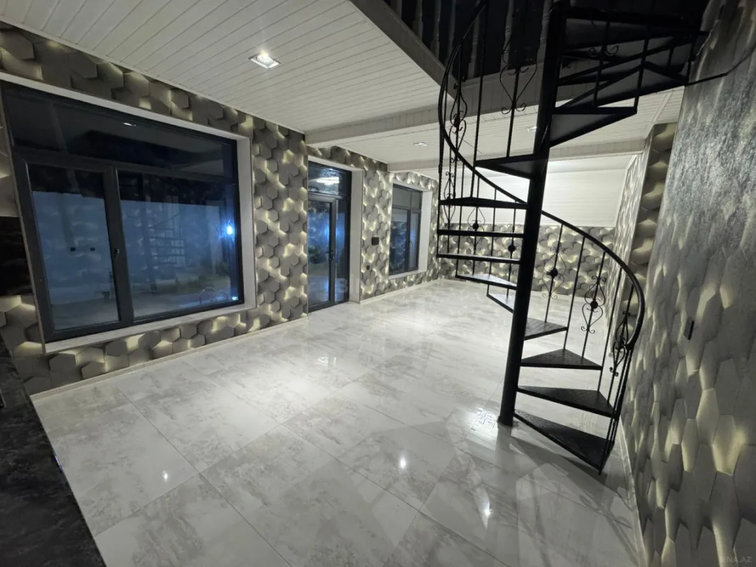 Satılır 4 otaqlı mənzil 132 m²