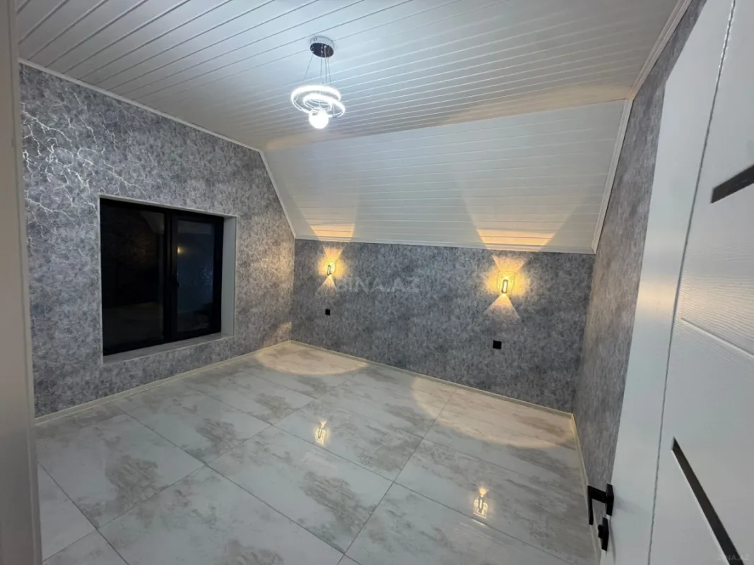 Satılır 4 otaqlı mənzil 132 m²