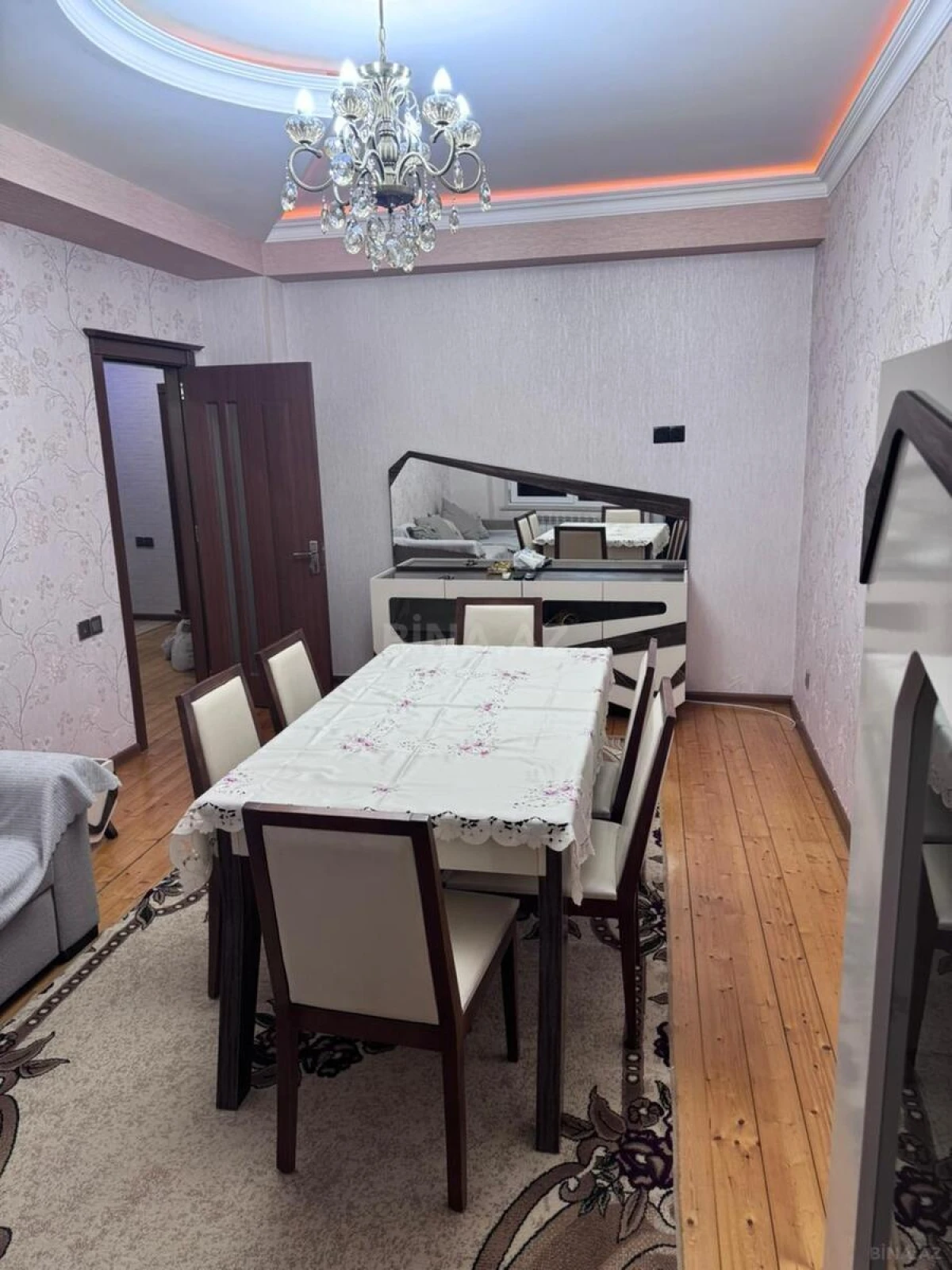 Kirayə verilir 2 otaqlı mənzil 70 m²