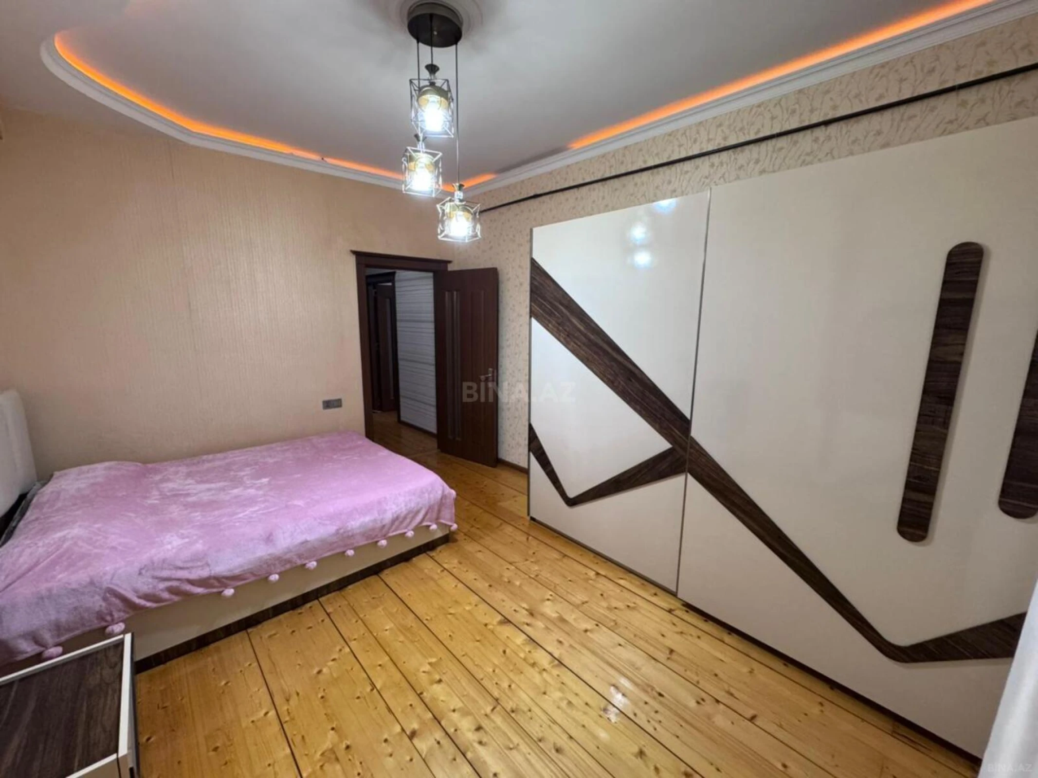 Kirayə verilir 2 otaqlı mənzil 70 m²