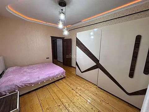 Kirayə verilir 2 otaqlı mənzil 70 m²