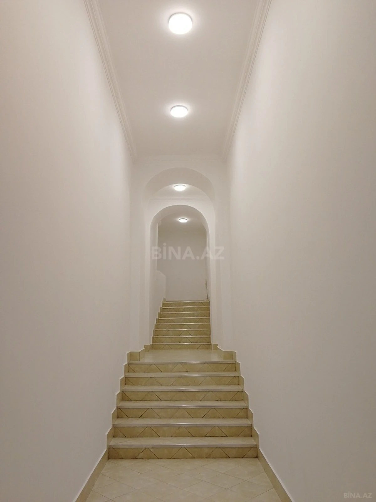 Kirayə verilir 3 otaqlı ofis 110 m²