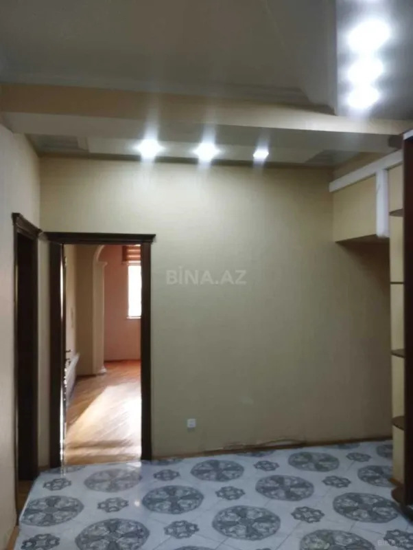 Satılır 4 otaqlı mənzil 130 m²