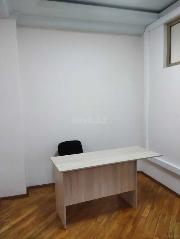 Satılır 4 otaqlı mənzil 130 m²