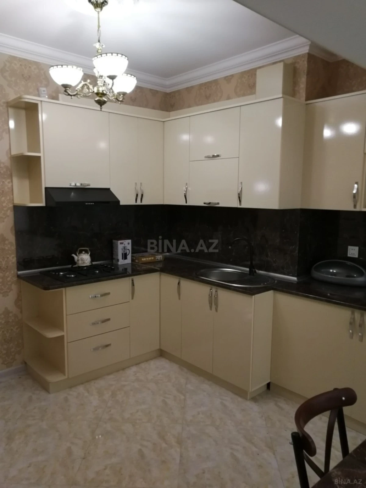 Kirayə verilir 2 otaqlı mənzil 70 m²