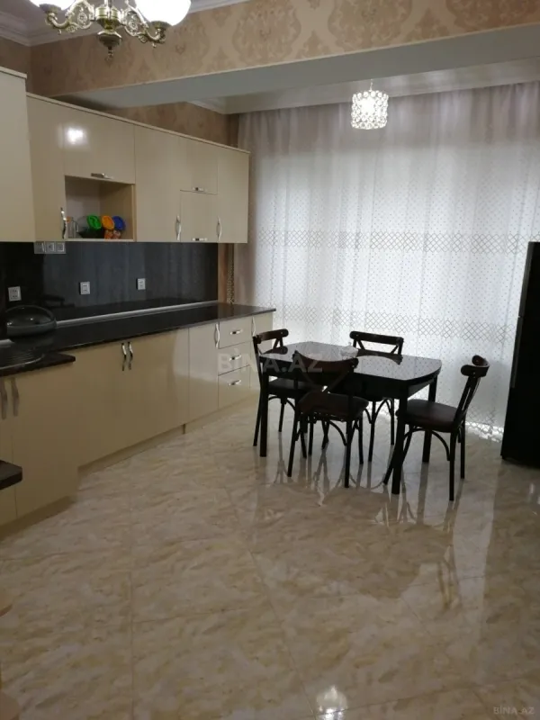 Kirayə verilir 2 otaqlı mənzil 70 m²