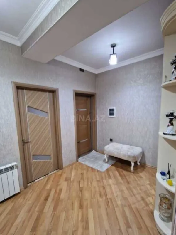 Satılır 3 otaqlı mənzil 111 m²