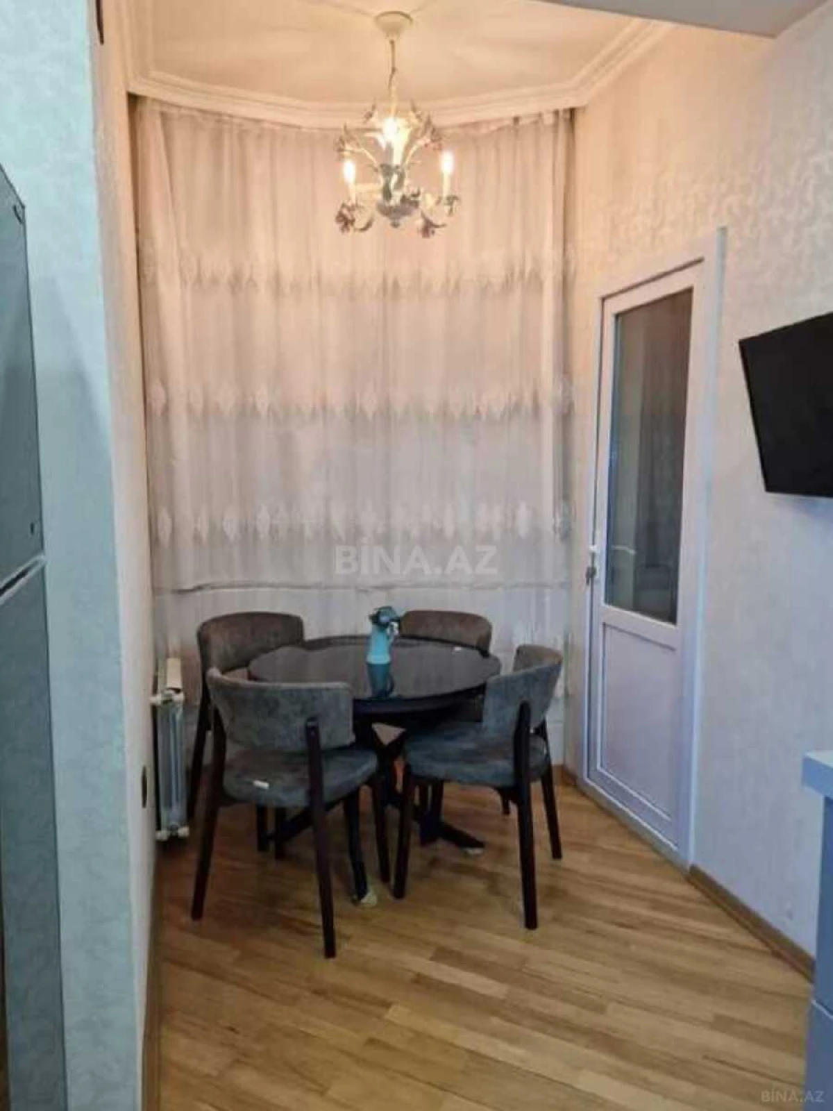 Satılır 3 otaqlı mənzil 111 m²