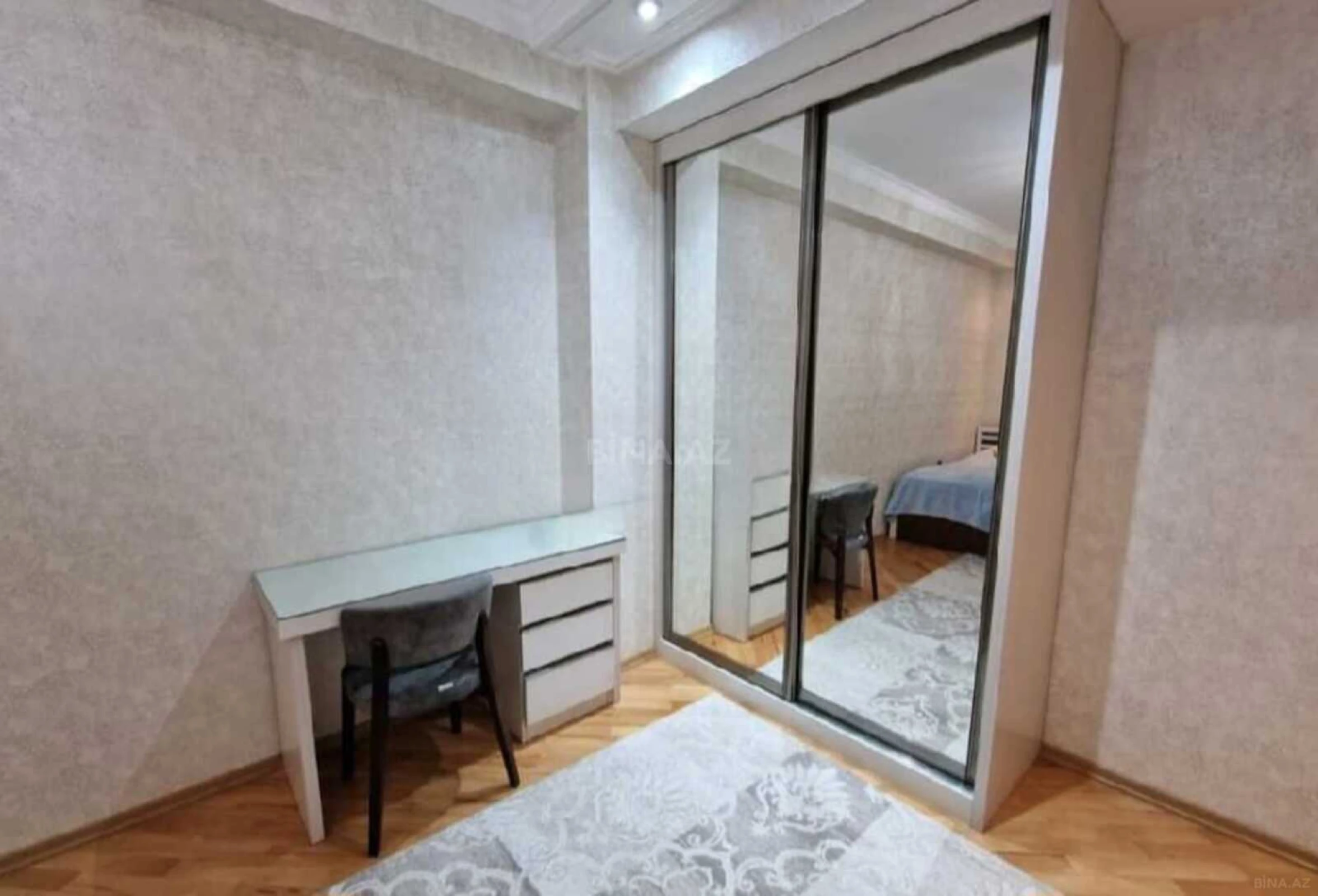 Satılır 3 otaqlı mənzil 111 m²