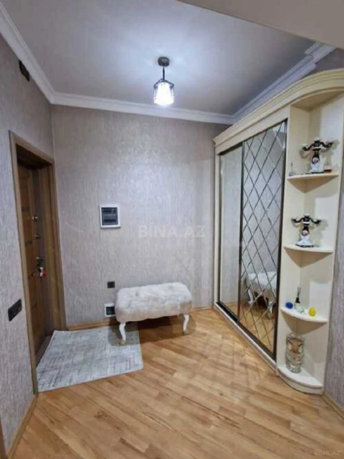 Satılır 3 otaqlı mənzil 111 m²