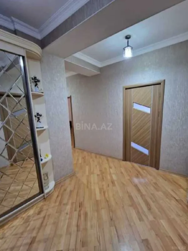 Satılır 3 otaqlı mənzil 111 m²
