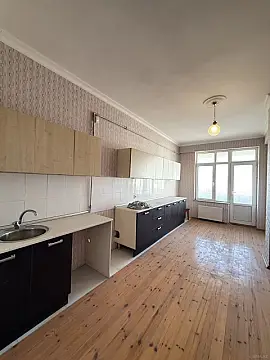 Satılır 2 otaqlı mənzil 102 m²