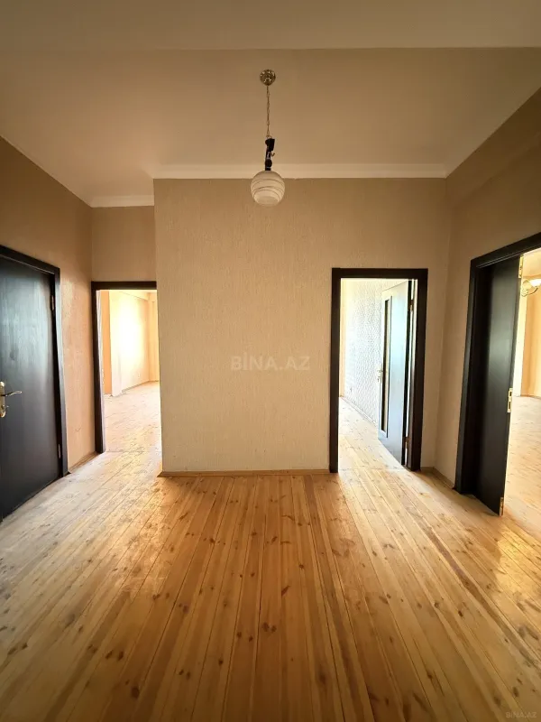 Satılır 2 otaqlı mənzil 102 m²